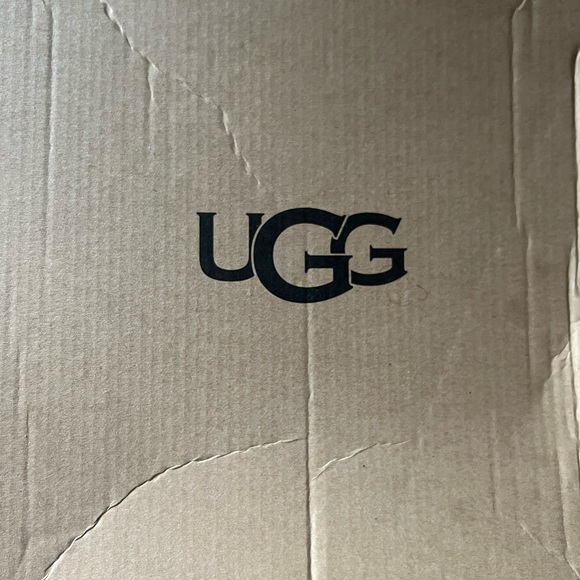 UGG Women’s Bailey Button Snaps - Picture 3 of 3